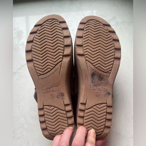 NWOT Dansko Caia Buckled Leather Wedge Clog in Chestnut Brown sz 40 / 9.5 - Picture 5 of 6